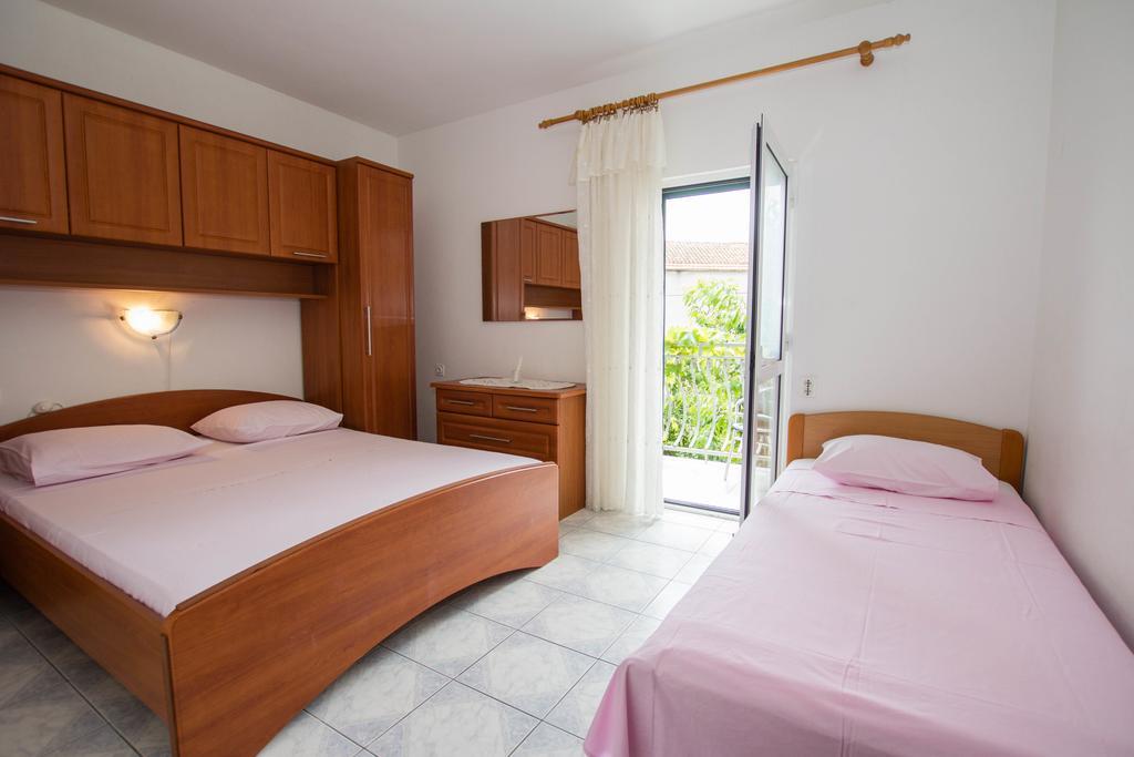 Apartments Bartul Сучурай Экстерьер фото