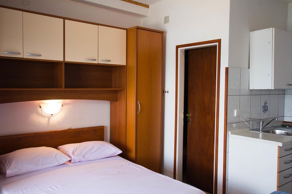Apartments Bartul Сучурай Экстерьер фото